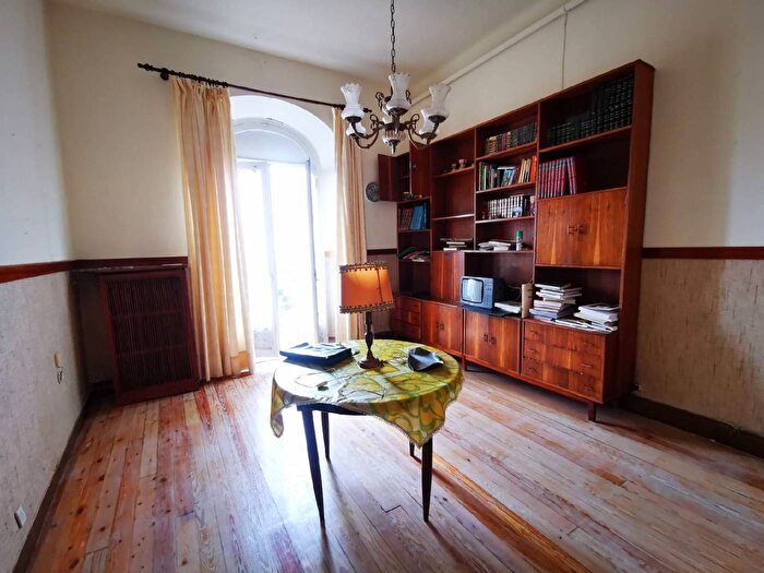 Casas en venta y pisos alquiler - 3