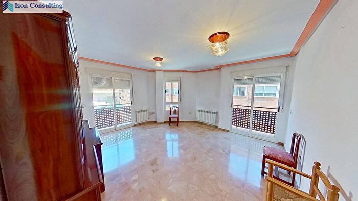 Casas en venta y pisos alquiler - 1