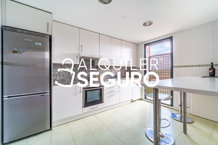 Casas en venta y pisos alquiler - 3