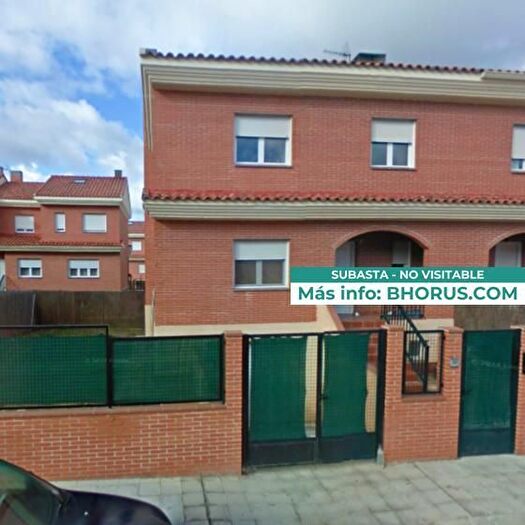 Casa en venta en Torija, Guadalajara de 5 habitaciones