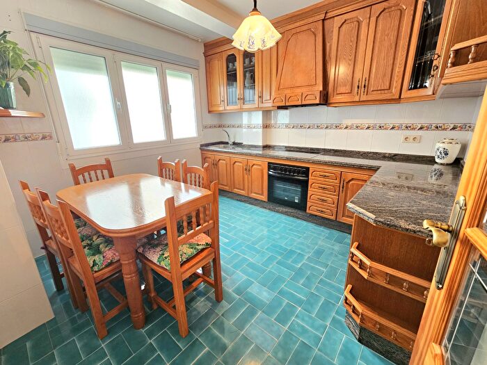 Casas en venta y pisos alquiler - 3