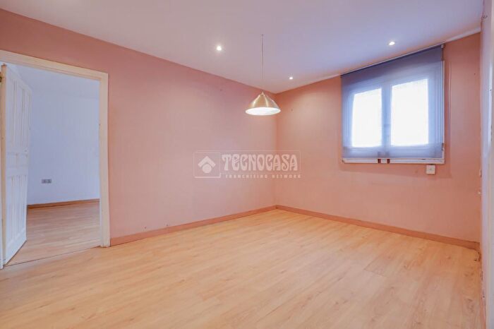 Casas en venta y pisos alquiler - 1