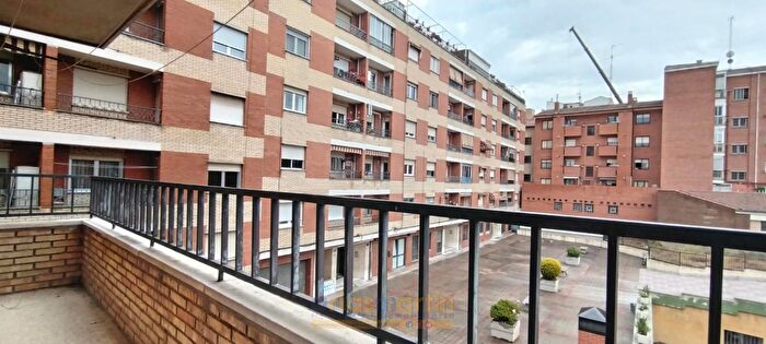 Casas en venta y pisos alquiler - 1