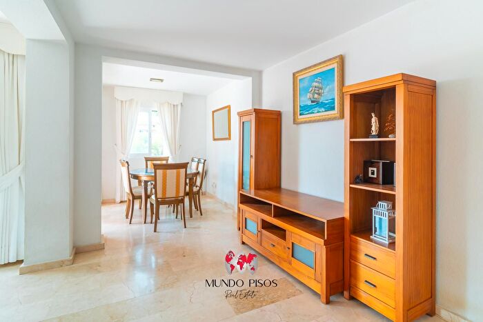 Casas en venta y pisos alquiler - 3
