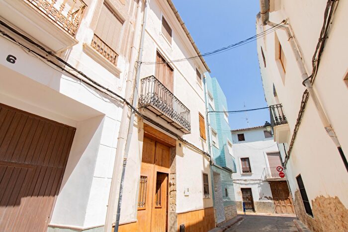 Casas en venta y pisos alquiler - 1