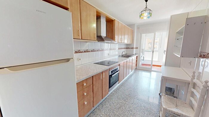Casas en venta y pisos alquiler - 2
