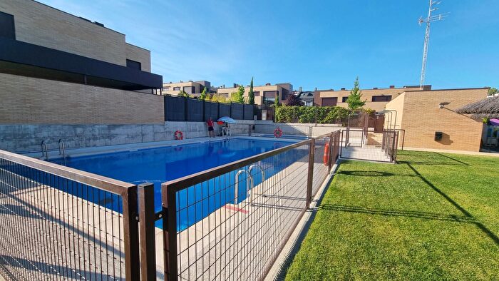 Casas en venta y pisos alquiler - 1