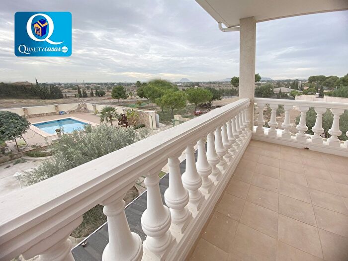 Casa en venta en La Huerta, Mutxamel de 6 habitaciones