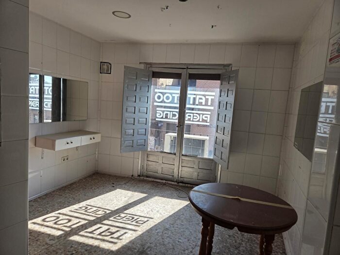Casas en venta y pisos alquiler - 3