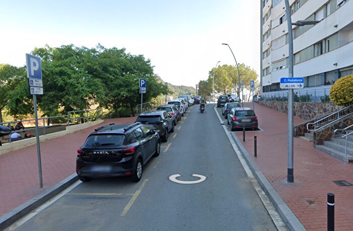 Piso en venta en Nou Barris, Ciutat Meridiana de 3 habitaciones