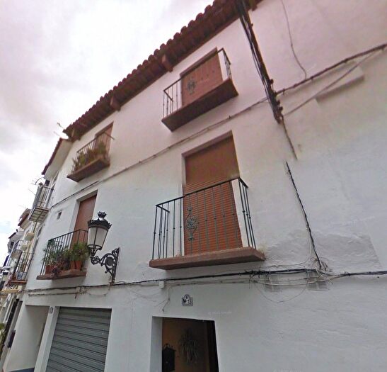 Casas en venta y pisos alquiler - 1