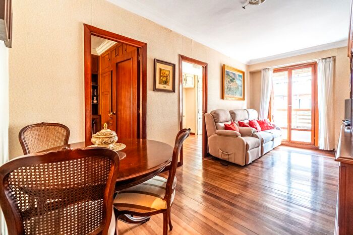 Casas en venta y pisos alquiler - 2