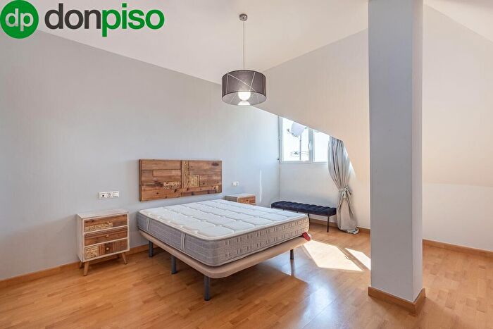 Casas en venta y pisos alquiler - 2