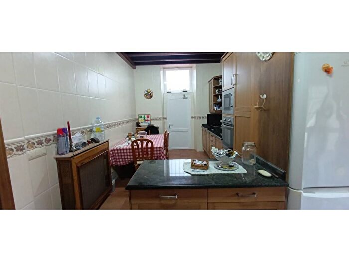 Casas en venta y pisos alquiler - 3