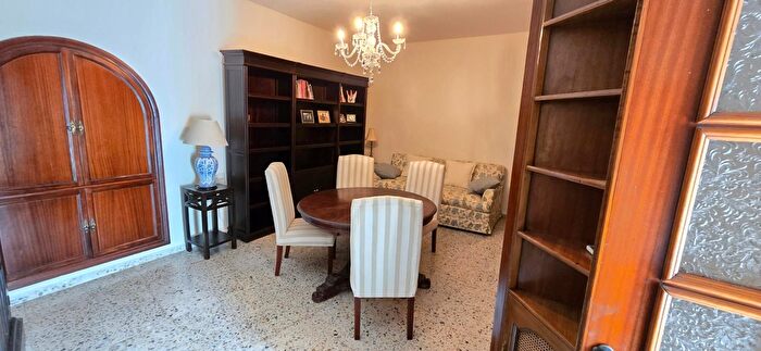 Casas en venta y pisos alquiler - 2