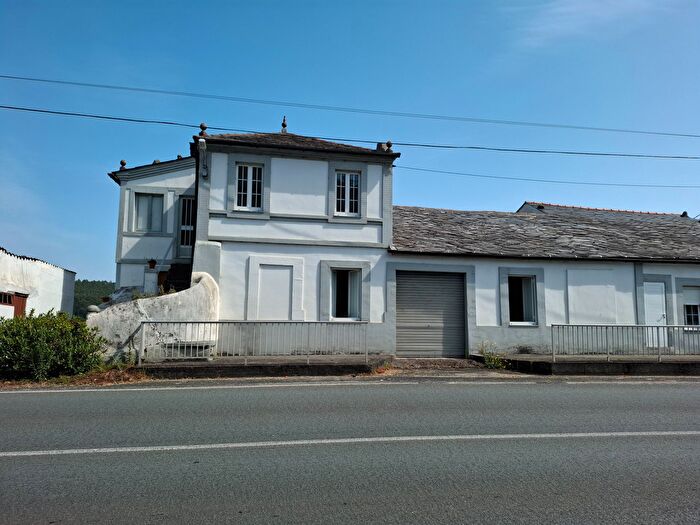Casa en venta en Xove, Lugo de 4 habitaciones
