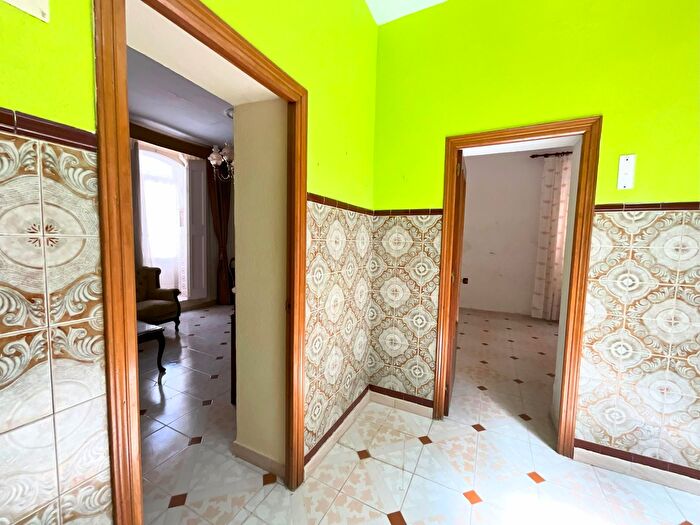 Casas en venta y pisos alquiler - 3