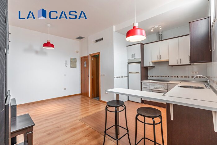 Casas en venta y pisos alquiler - 3
