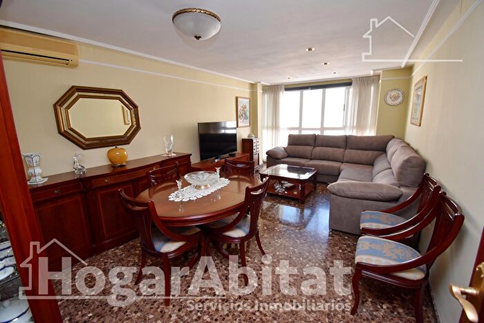 Casas en venta y pisos alquiler - 1