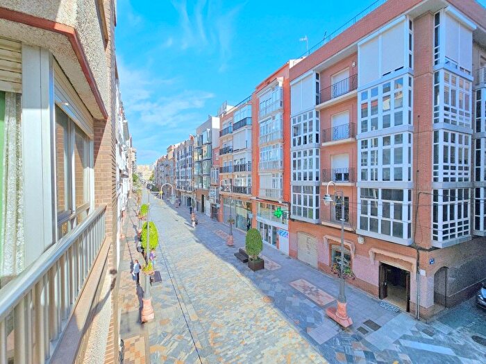 Casas en venta y pisos alquiler - 1