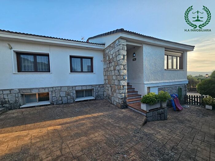 Casas en venta y pisos alquiler - 1