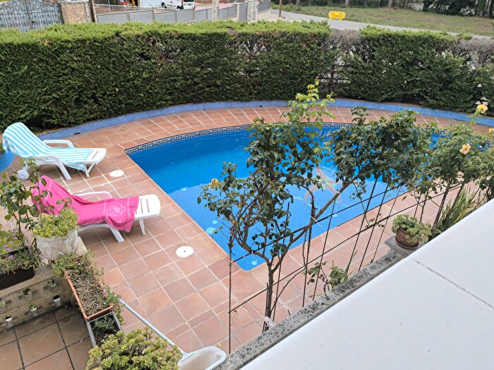 Casa en venta en Sils, Girona de 5 habitaciones