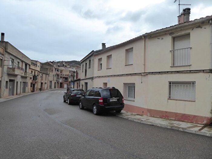 Casa en venta en Alfara de Carles, Tarragona de 5 habitaciones