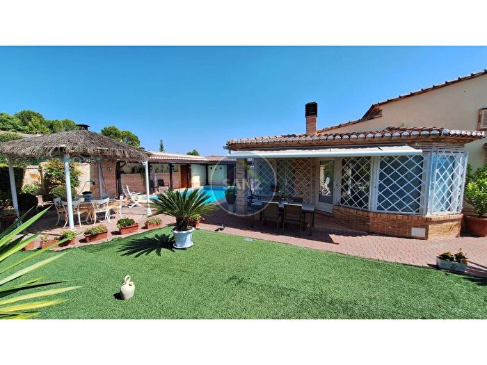 Casa en venta en Bellús, Valencia de 3 habitaciones