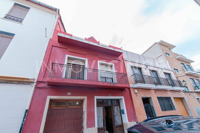 Casa en venta en Algemesí, Valencia de 4 habitaciones