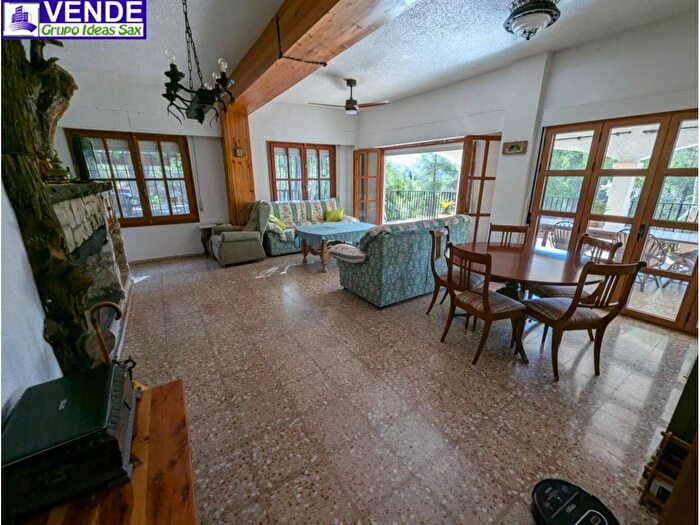 Casas en venta y pisos alquiler - 3