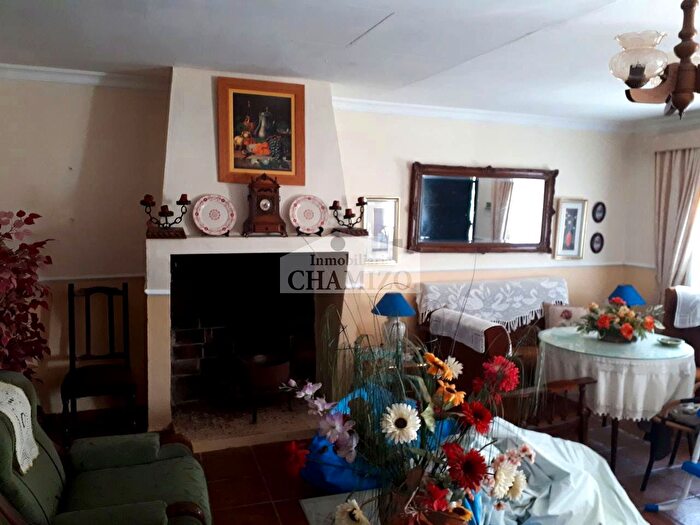 Casas en venta y pisos alquiler - 3
