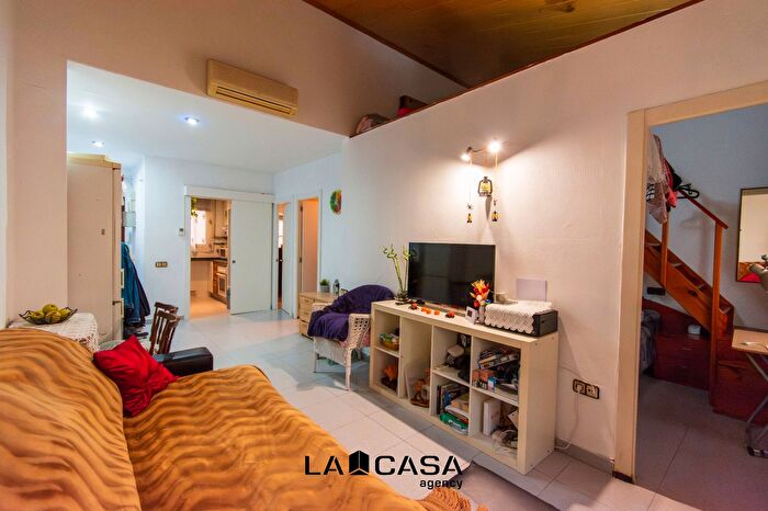 Casas en venta y pisos alquiler - 1