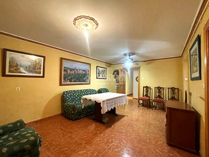 Casas en venta y pisos alquiler - 2