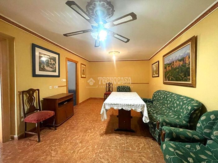 Casas en venta y pisos alquiler - 3