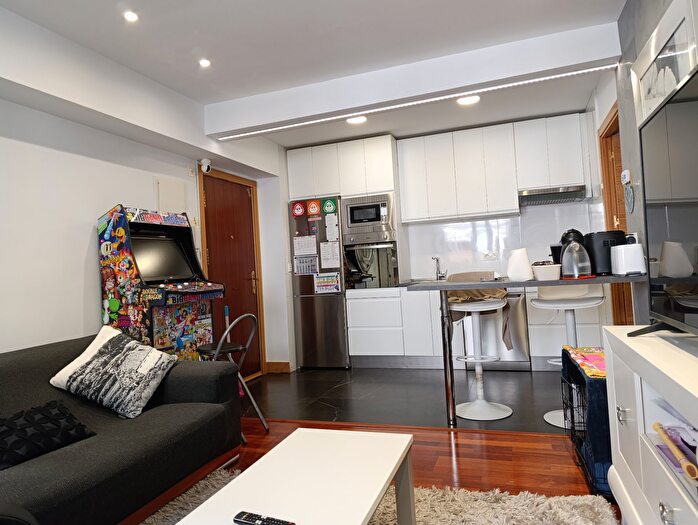 Casas en venta y pisos alquiler - 2