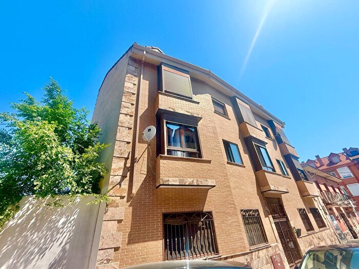 Casas en venta y pisos alquiler - 1