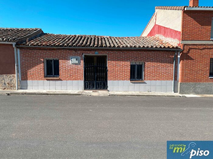 Casas en venta y pisos alquiler - 1