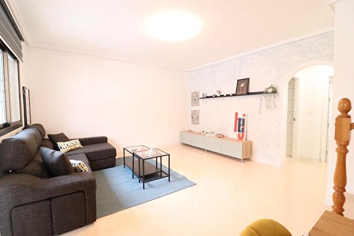 Casas en venta y pisos alquiler - 2
