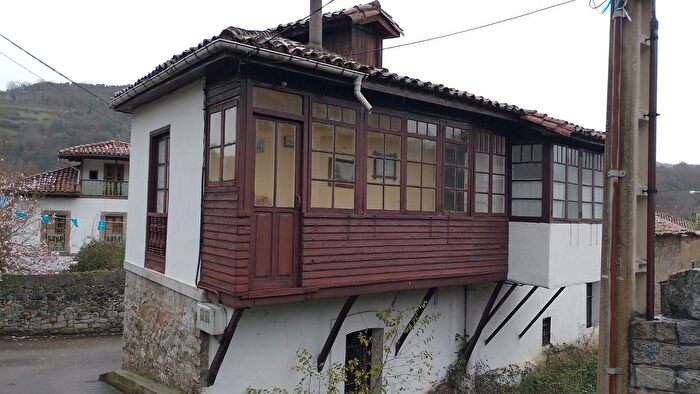 Casas en venta y pisos alquiler - 1