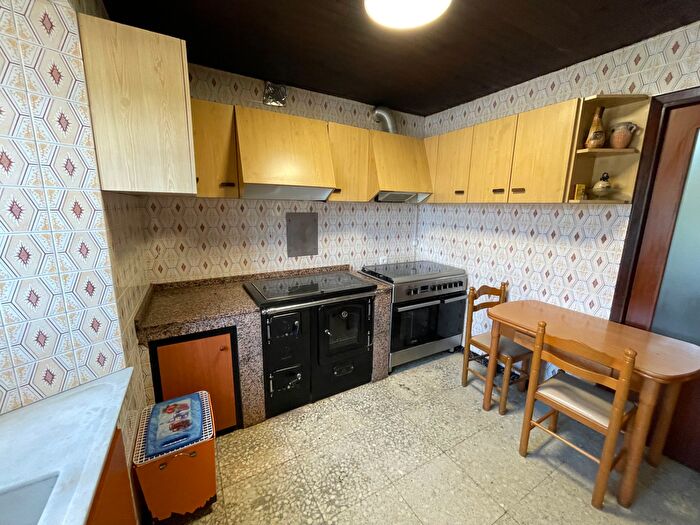 Casas en venta y pisos alquiler - 3