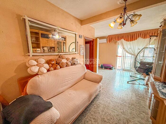 Casas en venta y pisos alquiler - 1