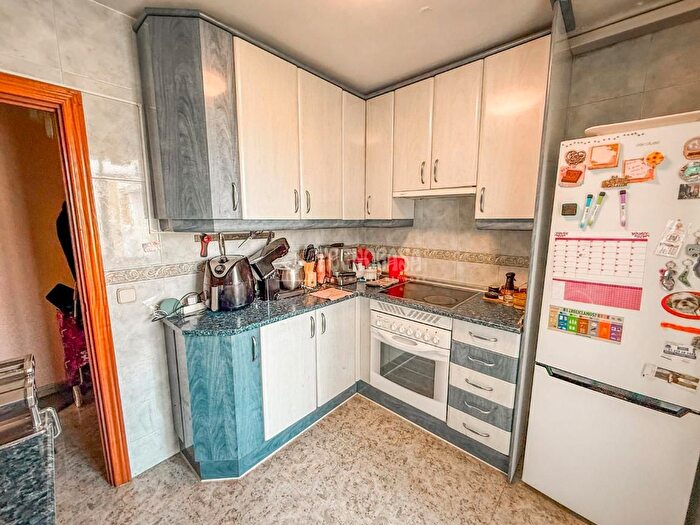 Casas en venta y pisos alquiler - 2