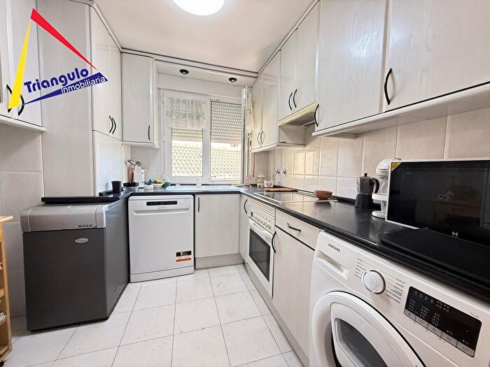 Casas en venta y pisos alquiler - 3