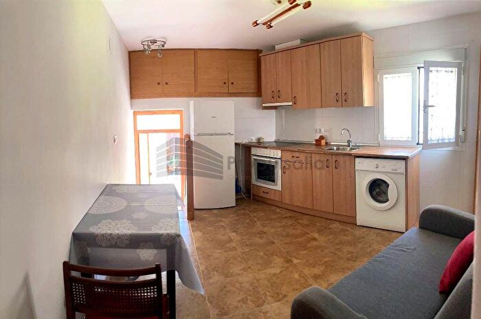 Casas en venta y pisos alquiler - 2