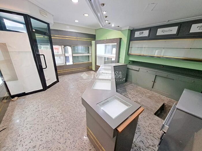 Piso en venta en Reyes, Parla de 3 habitaciones