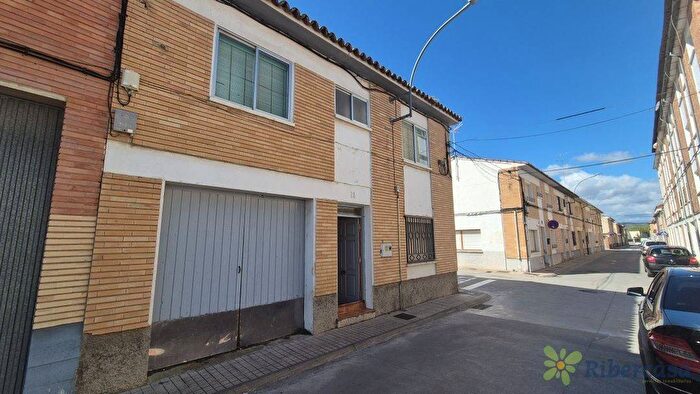Casa en venta en Comunidad Foral de Navarra, Navarra de 4 habitaciones