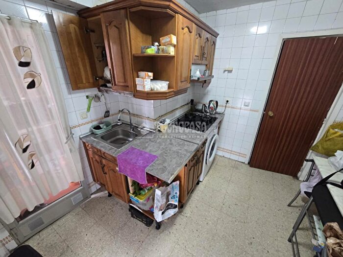Casas en venta y pisos alquiler - 3
