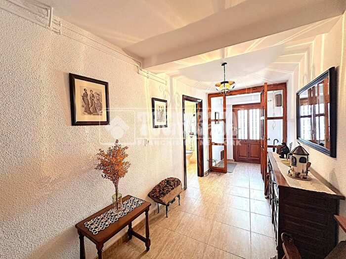 Casas en venta y pisos alquiler - 1