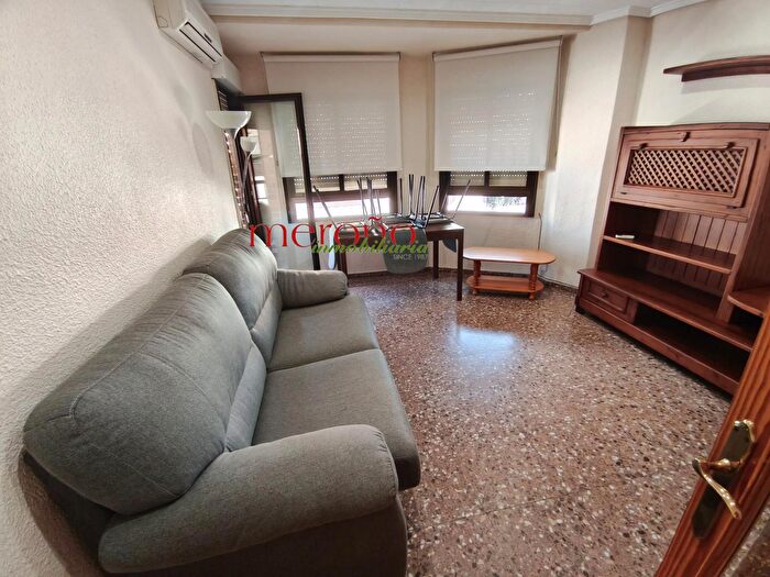 Piso en alquiler en Elche ciudad, Reina Victoria Miguel Hernández de 3 habitaciones