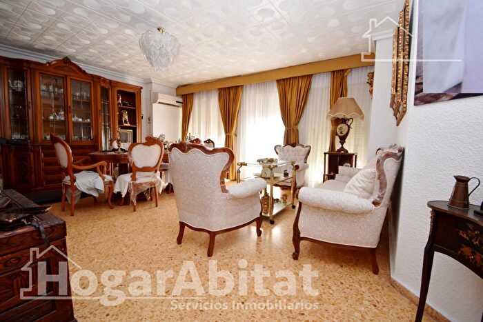 Casas en venta y pisos alquiler - 1